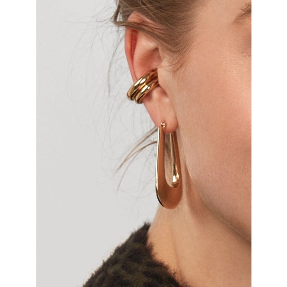 ⭐️ 2/$24 Gold Huggie Hoops ⭐️ - Picture 3 of 4